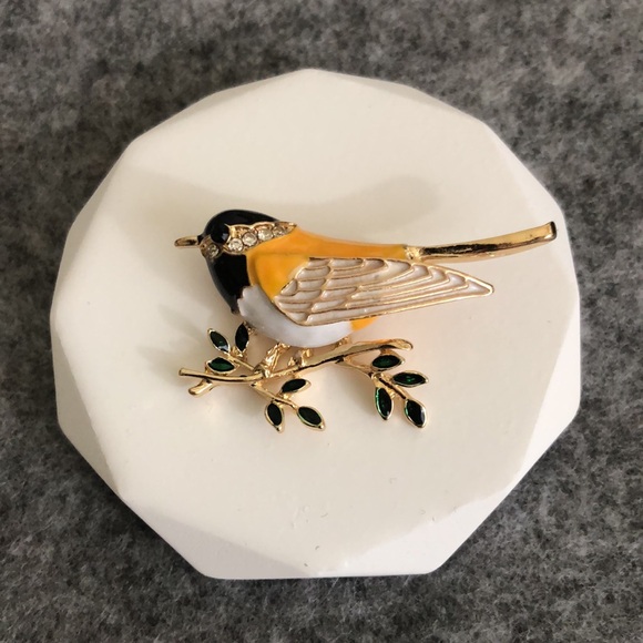 Women’s Cubic Zircon Yellow Bird Brooch Pin Suit Corsages Shawl Clip Scarf Pins - Picture 4 of 4